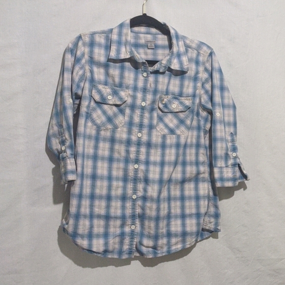 Women's button-front shirt with a relaxed fit - Picture 2 of 3